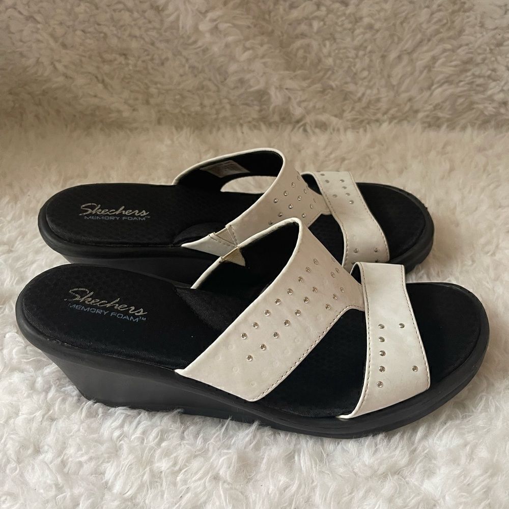 Skechers Rumbler white wedge slip on straps sandals silver studs accent SZ11